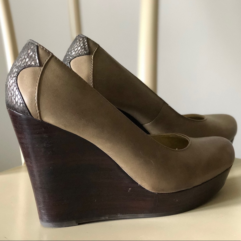 Seychelles Sixth Sense Wedge Pump